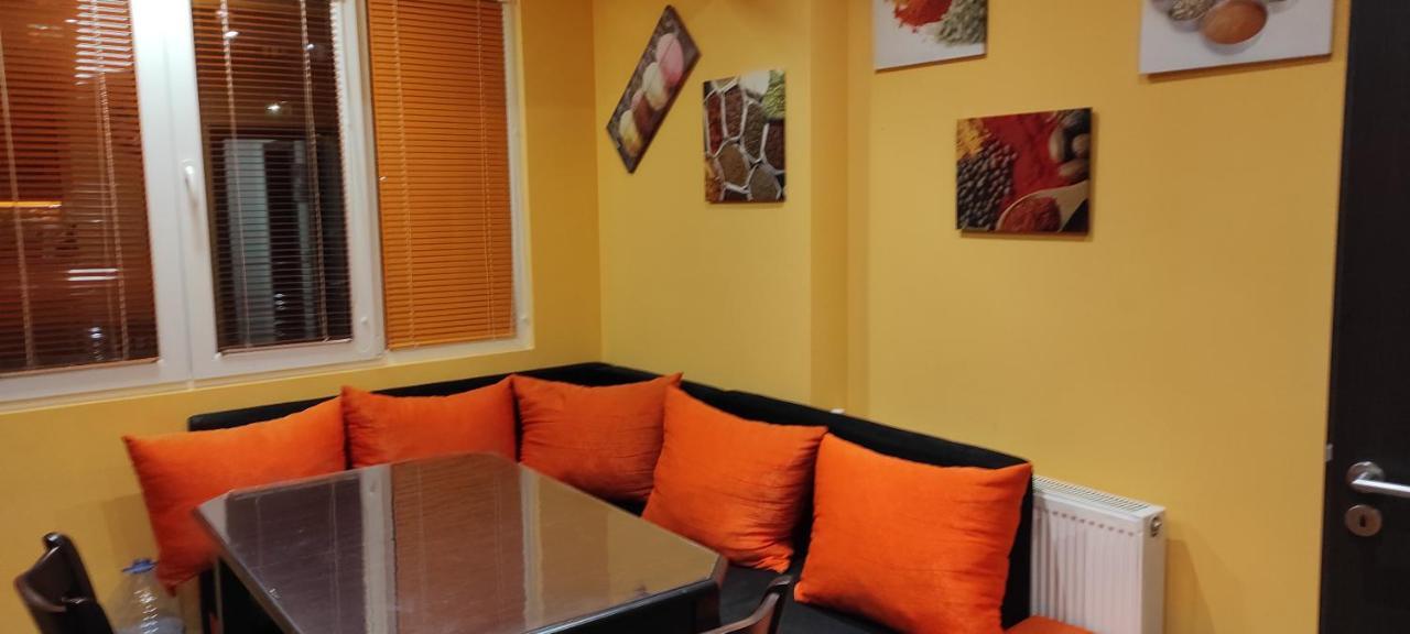 Appartamento Apartament Kostov Sliven Esterno foto